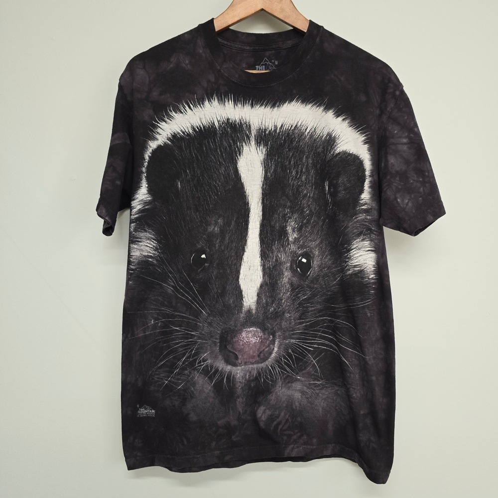 The Mountain Skunk Graphic T-Shirt Mens Medium Black Tie Dye Animal Nature Tee - Picture 1 of 8